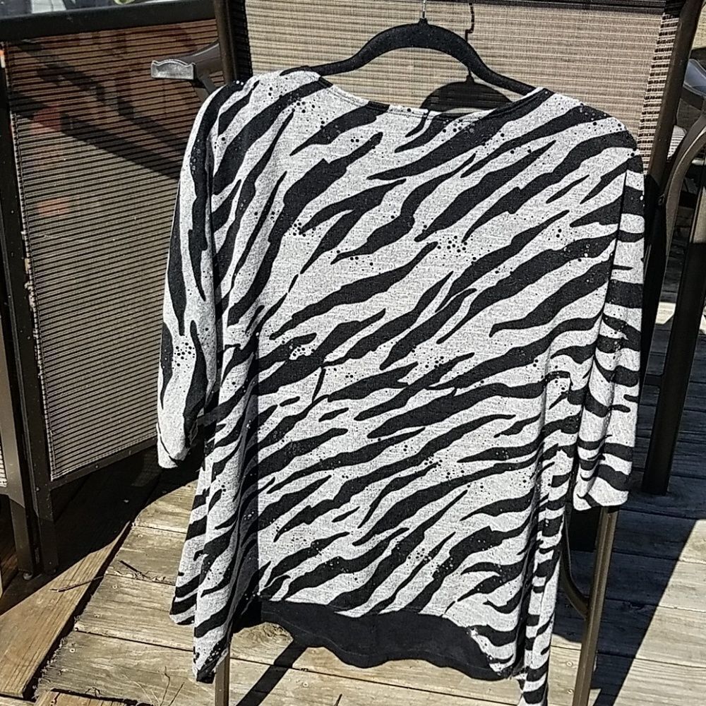 ‎Zebra Sequin Tunic - Picture 5 of 6